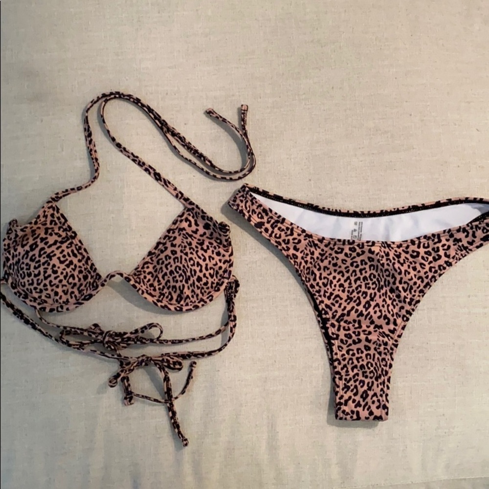 Cheeky BRAND NEW string bikini
